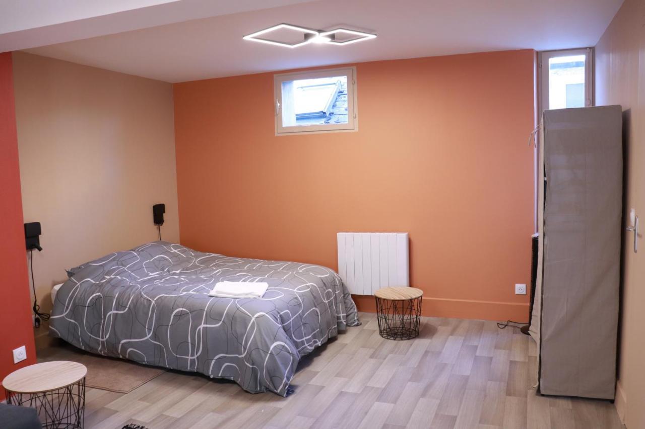 Sejour Tout Confort En Plein Coeur De Nevers, Studios Galet-Carbone Ou Terra Cotta Buitenkant foto